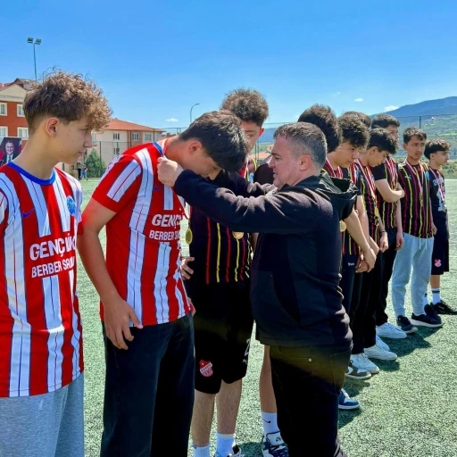 U15 Gen&ccedil;ler Ligi tamamlandı, 1299 Bilecikspor şampiyon oldu
