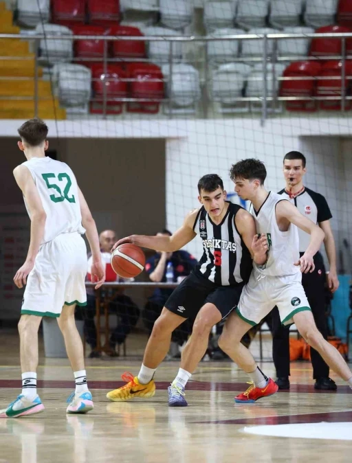 U18 Basketbol T&uuml;rkiye Şampiyonası&rsquo;nda yarı finale &ccedil;ıkanlar belli oldu
