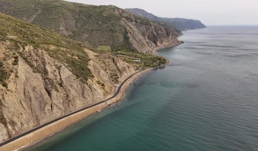 U&ccedil;makdere-Şark&ouml;y yolu yenileniyor
