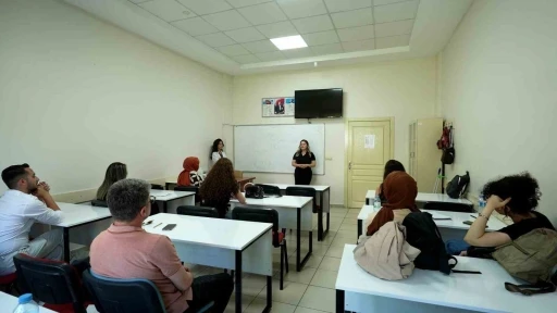 &Uuml;cretsiz İngilizce ve Almanca Konuşma Kul&uuml;b&uuml; a&ccedil;ıldı
