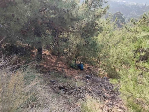 Uçurumdan yuvarlanan motosikletteki 2 kişi yaralandı
