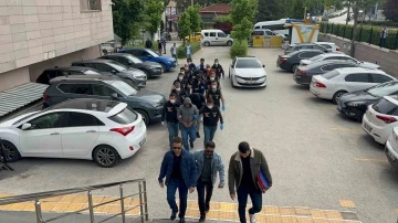 Ucuza şeker ve yağ satma vaadiyle dolandırıcılık yapan 6 şüpheliden 5’i tutuklandı
