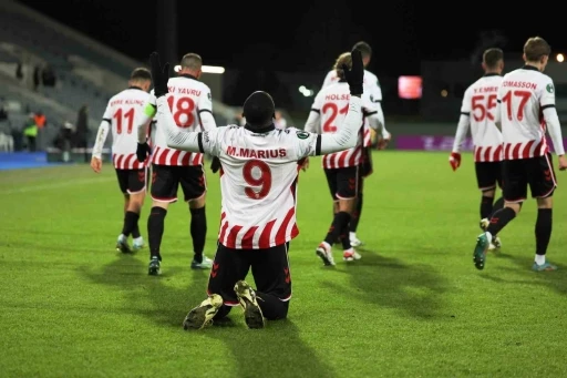 UEFA Konferans Ligi: Breidablik: 1 - Samsunspor: 1 (İlk yarı)
