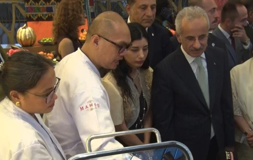 Ulaştırma ve Altyapı Bakanı Uraloğlu, Filipinler Cumhuriyeti&rsquo;nin Milli G&uuml;n&uuml; kutlamasına katıldı
