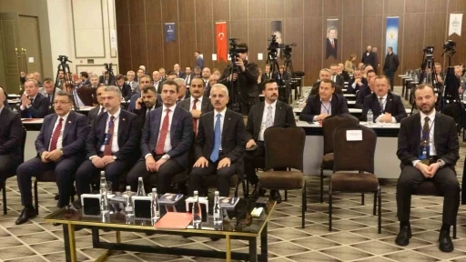 Ulaştırma ve Altyapı Bakanı Uraloğlu: "Karadeniz&rsquo;e demiryolu Samsun&rsquo;dan Sarp&rsquo;a uzanacak"
