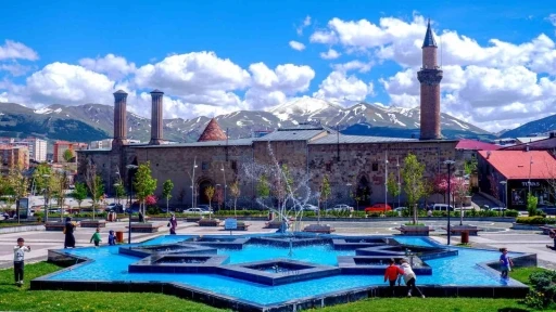 &Uuml;lke genelinde sıcaklık d&uuml;şecek: Erzurum yine &uuml;ş&uuml;yecek

