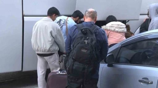 &Uuml;lkelerine giden İranlılardan Amerika ve İsrail&rsquo;e tepki
