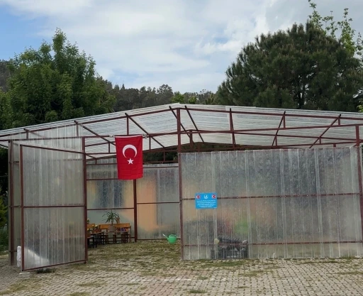 &Uuml;lk&uuml; Ocakları&rsquo;ndan &ouml;zel &ouml;ğrencilerin okuluna 23 Nisan hediyesi sera
