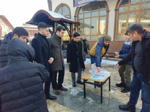 &Uuml;lk&uuml; Ocakları&rsquo;ndan şehitler anısına lokum ikramı
