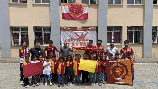 Ultraslan Tatvan’dan minik taraftarlara forma sürprizi
