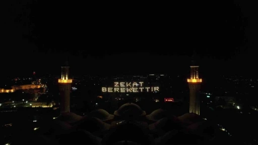 Ulucami&rsquo;nin yeni mahyası Uludağ&rsquo;dan g&ouml;r&uuml;l&uuml;yor
