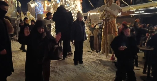 Uludağ&rsquo;da yılbaşı kutlamasına damga vuran g&ouml;r&uuml;nt&uuml;

