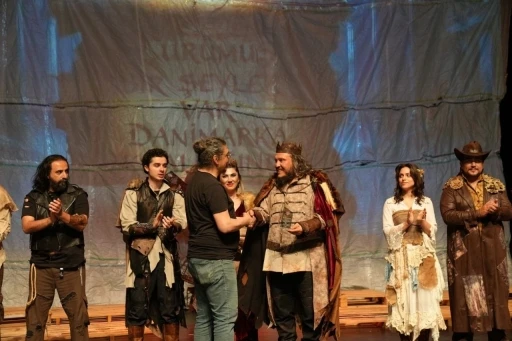 Uluslararası Tiyatro Festivali Denizli&rsquo;ye sanat r&uuml;zgarı estirdi
