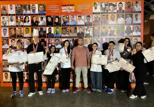 Uluslararası yemek yarışmalarında Eskişehir&rsquo;e 1 kupa ve 35 madalya
