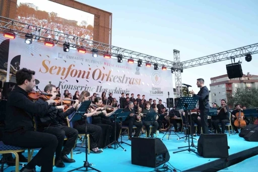 &Uuml;mraniye&rsquo;de senfoni r&uuml;zgarı: M&uuml;zik Akademisi &ouml;ğrencilerinden unutulmaz konser
