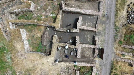 UNESCO Mirası Ani&rsquo;de tarih yeniden g&uuml;n y&uuml;z&uuml;ne &ccedil;ıkıyor: 2026 kazıları 5 noktada aralıksız s&uuml;r&uuml;yor
