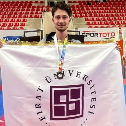 &Uuml;nilig Taekwondo&rsquo;da Fırat &Uuml;niversitesi&rsquo;ne bronz madalya
