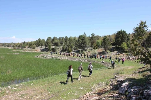 Üniversite öğrencileri, Beyşehir’in botanik hazinelerini keşfetti
