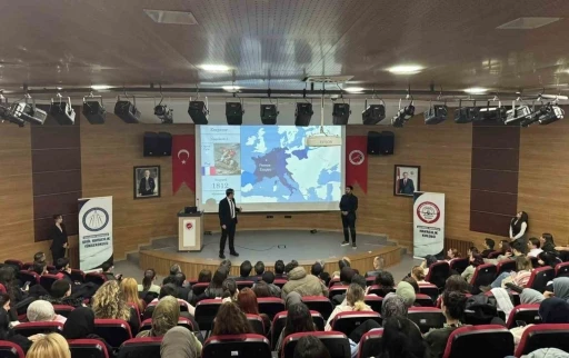 &Uuml;niversite &ouml;ğrencileri liderlik sunumlarıyla yarıştı
