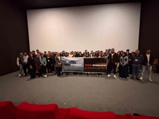 &Uuml;niversite &ouml;ğrencilerinden barış temalı sosyal sorumluluk projesi
