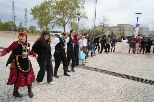 &Uuml;niversite &ouml;ğrencilerinin Hıdırellez coşkusu
