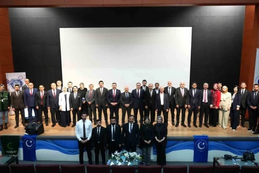 &Uuml;niversitede sanal bahisle m&uuml;cadelede ailelere bilin&ccedil;lendirme toplantısı
