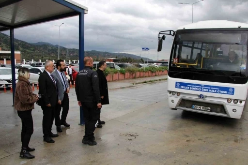 &Uuml;niversitedeki yol hasarı yerinde incelendi
