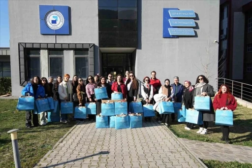 Üniversiteli gençler önce gönülleri sonra dizleri ısıttı
