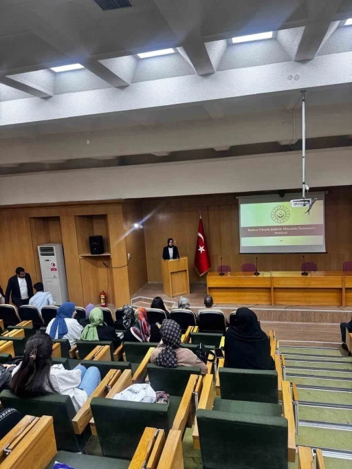 &Uuml;niversitesi &ouml;ğrencilerine &rsquo;Kadına Y&ouml;nelik Şiddetle M&uuml;cadele&rsquo; eğitimi
