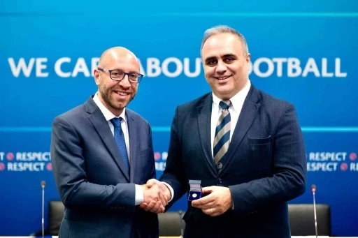 Ural Ak&uuml;z&uuml;m: "T&uuml;rkiye, Avrupa&rsquo;nın en b&uuml;y&uuml;k amat&ouml;r futbol &uuml;lkelerinden biri"
