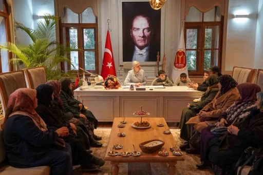 &Uuml;retici kadınlar Bilecik Belediyesi&rsquo;nde ağırlandı

