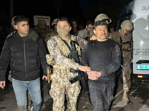 Uşak&rsquo;ta g&ouml;rev başındaki polis ekiplerine pompalı t&uuml;fekle ateş a&ccedil;ıldı: 2 polis yaralandı
