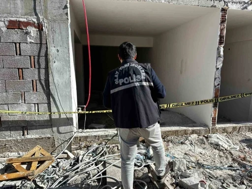 Uşak’ta inşaat halindeki apartmandan düşen kişi öldü
