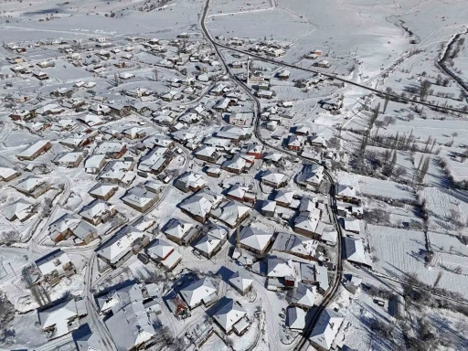 Uşak&rsquo;ta kartpostallık kar manzaraları
