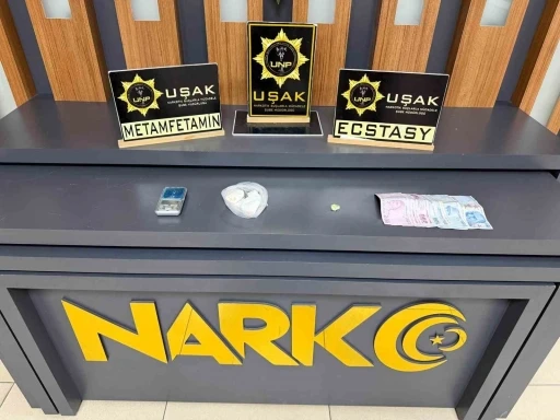 Uşak&rsquo;ta narkotik ekiplerinden zehir tacirlerine darbe: 14 tutuklama

