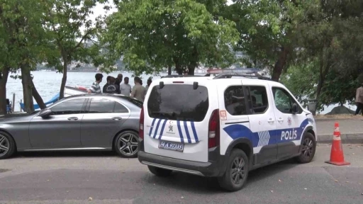 &Uuml;sk&uuml;dar&rsquo;da denizde ceset bulundu
