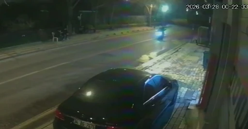 &Uuml;sk&uuml;dar&rsquo;da trafikteki tartışma kurşunlamayla bitti: 3 silahlı saldırgan tutuklandı
