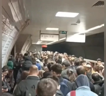 Üsküdar-Samandıra metro hattında 2 yolcusuz metro çarpıştı
