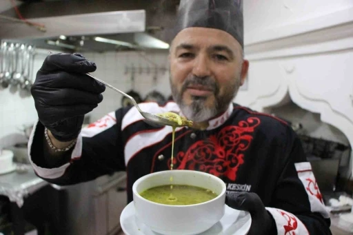 Usta şeflerden "sakala &ccedil;arpan &ccedil;orbası" tavsiyesi: "Acıktırmaz, susatmaz"
