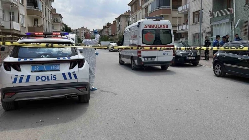 &Uuml;vey annesi ile kız kardeşinin boğazını keserek &ouml;ld&uuml;rd&uuml;
