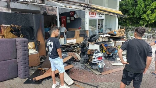 Uyurken camın patlama sesine uyandı, ihbarla iş yerini k&uuml;le d&ouml;nmekten kurtardı
