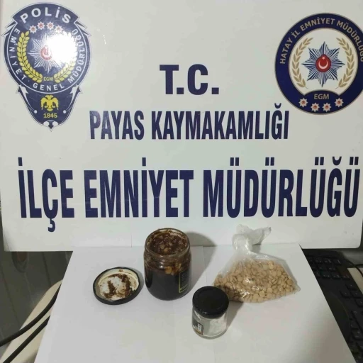 Uyuşturucu hapı macun içerisinde kavanozda sakladı
