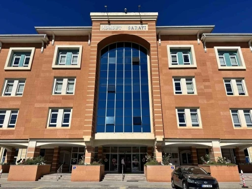 Uyuşturucu komasına giren gencin ölümüyle ilgili yargılanan 2 sanık hapis cezasına çarptırıldı
