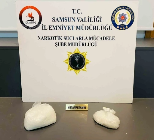 Uyuşturucu operasyonunda 1 kilo metamfetamin ele ge&ccedil;irildi
