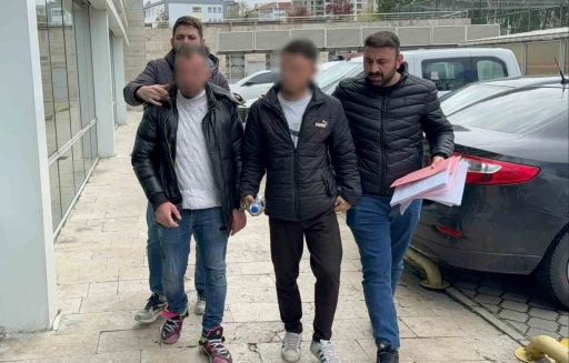 Uyuşturucu operasyonunda g&ouml;zaltına alınan 2 kişi adliyeye sevk edildi
