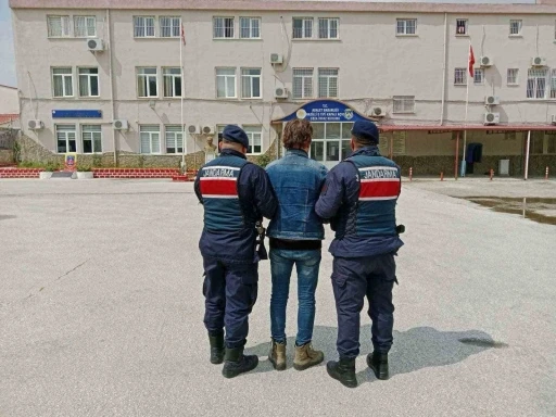 Uyuşturucu suçundan aranan şahıs Nazilli’de yakalandı
