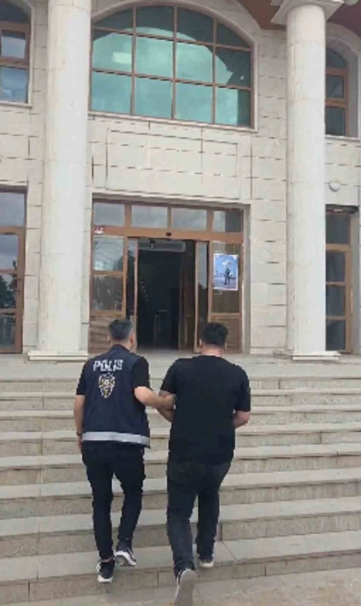 Uyuşturucu su&ccedil;undan hapis cezası bulunan şahıs Kırıkhan&rsquo;da yakalandı
