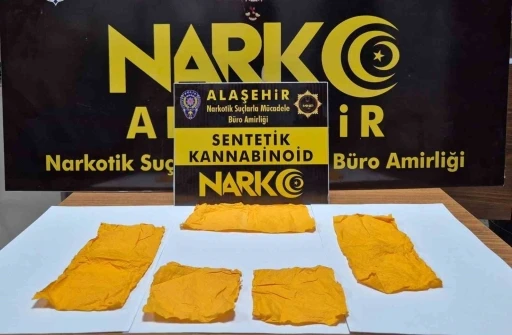 Uyuşturucu taciri otobüste yakalandı
