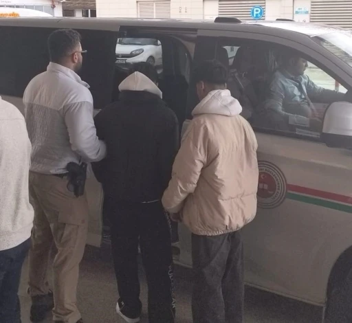 Uyuşturucu tacirleri kıskıvrak yakalandı
