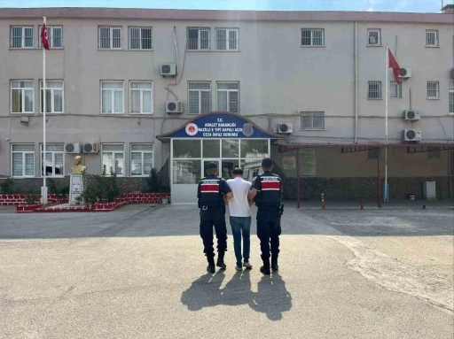 Uyuşturucudan 17 yıl 10 ay hapis cezası bulunan şahıs yakalandı

